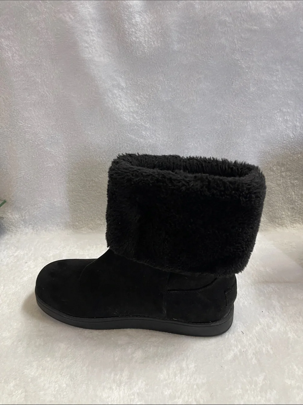 GBG Los Angeles Black Fold-Over Faux Fur Winter Boots